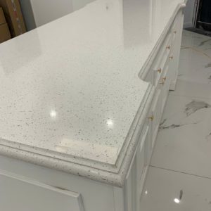 Mẫu đá bàn bếp OP01
